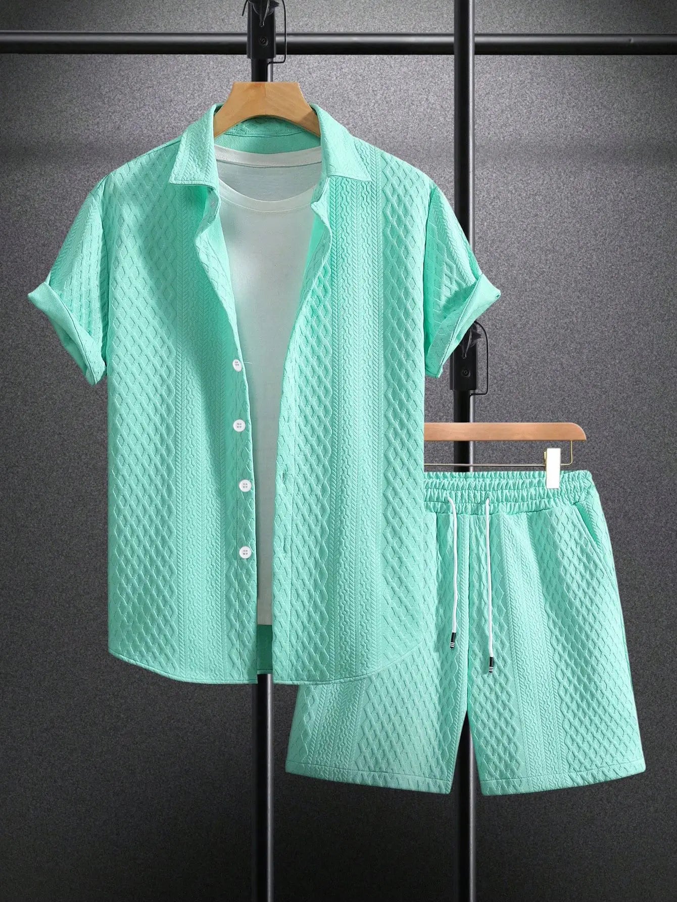 Ensemble chemise à manches courtes texturée et short pour homme Ensemble décontracté deux pièces Vêtements de rue légers pour l'été